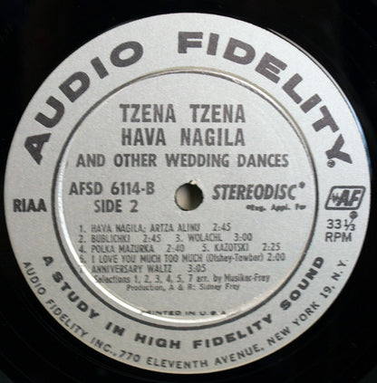 Harry Brown (18), Ray Musiker, Sonny Kippe, Skippy Sperling, Marvin Kutcher, Charles Karoll, Sam Kutcher : Tzena Tzena, Hava Nagila And Other Wedding Dances (LP, Album, Sil)
